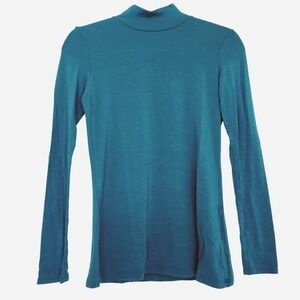 Tahari mock neck long sleeve top
Teal blu size XS modal